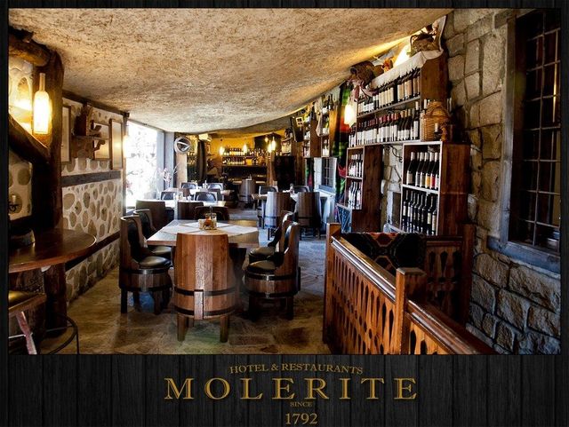 Molerite Boutique Complex - Business facilities